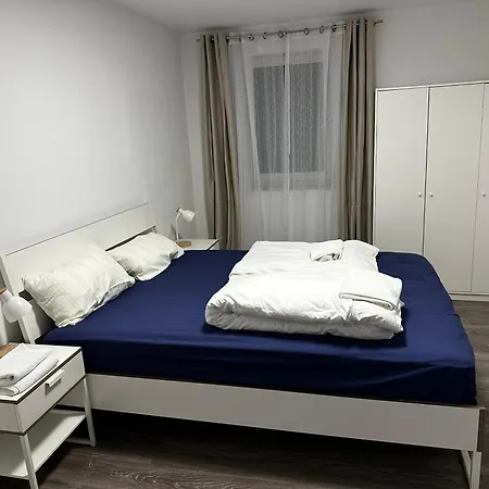 Lägenhet 3-room With Large Balcony *
